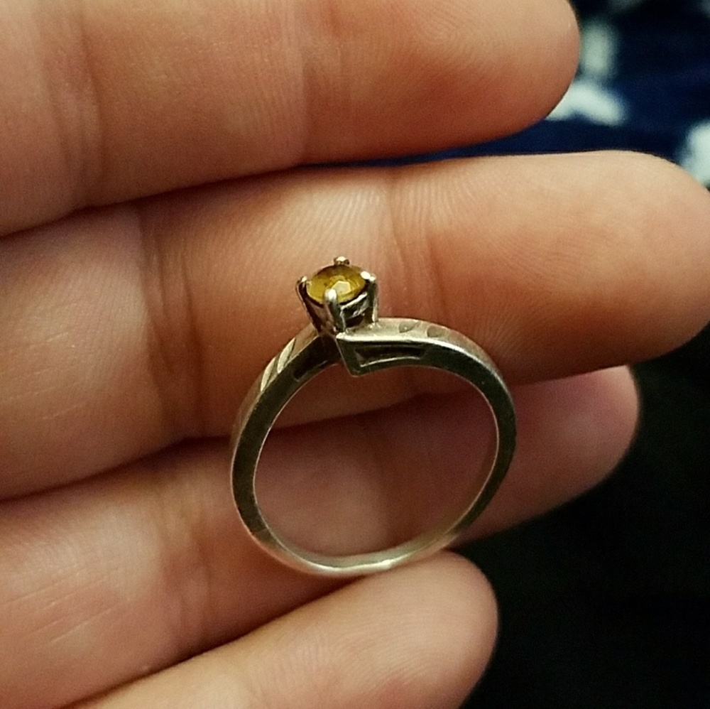 Beautiful 100% silver ring